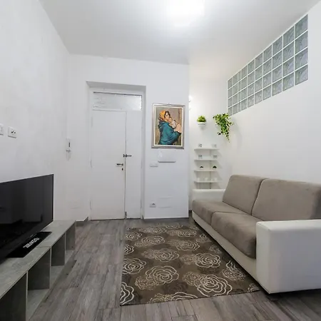 Di Giuseppe Laura * Ladispoli